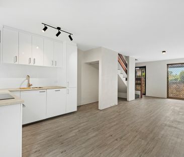 Low maintenance living in the heart of Victoria Park! - Photo 5