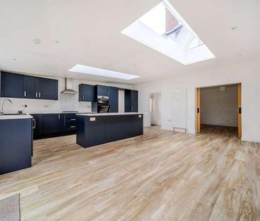 Rydens Way, Woking, Surrey, GU22 - Photo 6