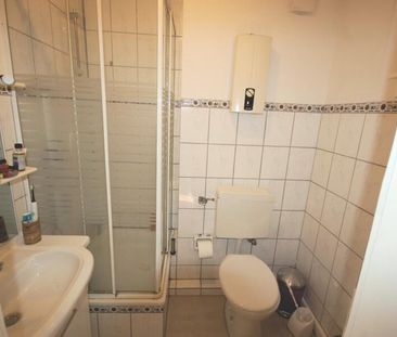 Gemütliche Dachgeschosswohnung im 4-Parteienhaus - Photo 4