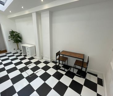 1 bedroom Apartment to let - Photo 1