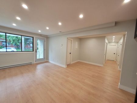 The Lawrence Quarters - Photo 3