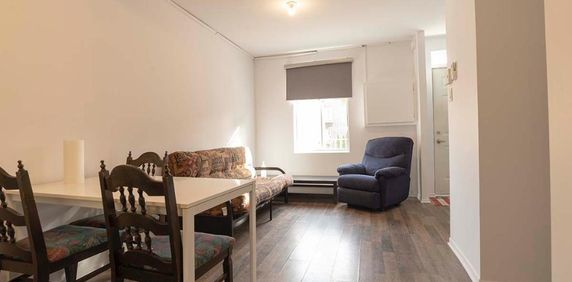 4 1/2 au deuxième étage près du métro Frontenac à louer - Photo 2