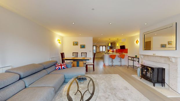 Rafts Court, Eton - Photo 1