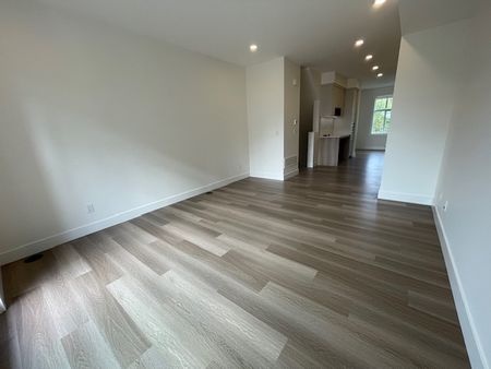 The Loop. Two Bedroom Plus Den/Three Full Bathrooms - Photo 5