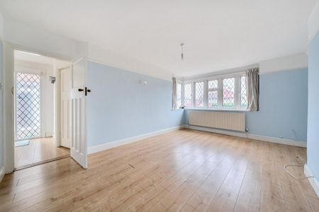 3 bedroom semi-detached house to rent - Photo 4