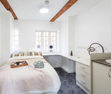 Premium Flatlet - Photo 2