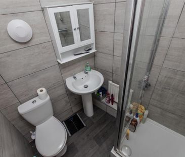 3 bedroom apartment to rent - Photo 2