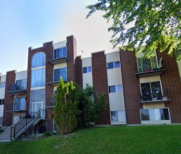 BEAU 5 1/2 | CHAUFFAGE Inclus| - Photo 3