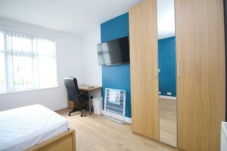 1 bedroom in a house share to rent - Photo 5