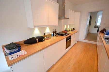 3 bedroom terraced house to rent - Photo 4