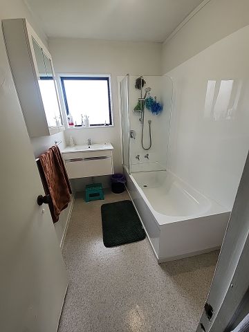 30B Burundi Ave, Clendon Park - Photo 2