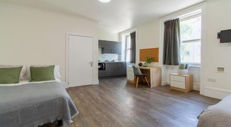 1 bedroom in a flat share to rent - Photo 3