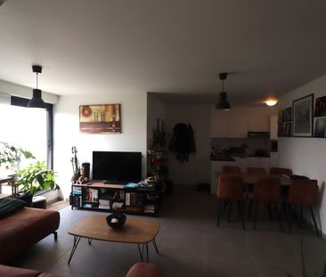 Dakappartement op derde verdieping links met terras en garage. - Photo 5