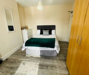 BEDROOM 3 – MEDIUM DOUBLE ENSUITE - Photo 5