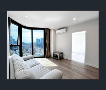 Fully furnished Two Bedrooms Apartment In the heart of the CBD! - Photo 1