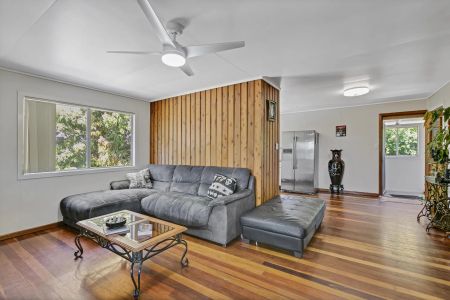 Charming high set home in prime Maroochydore location - Photo 2