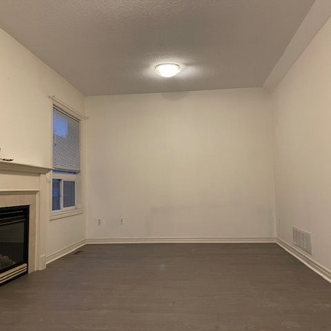 For Lease - 356 COACHWISH Trail Unit# (Main & Second Floor), Newmarket, Ontario - Photo 1