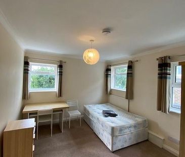 6 bedroom house to rent - Photo 2