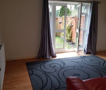 2 Bed Flat, Charters Close, SE19 - Photo 1