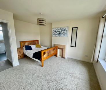 3 bedroom detached house to rent - Photo 3