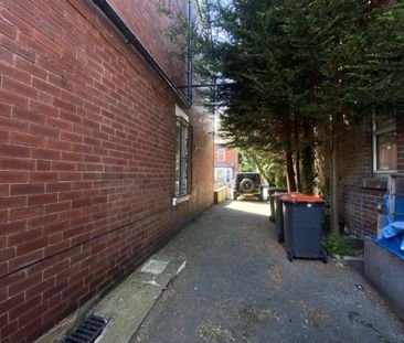 St. Michaels Terrace, Leeds, LS6 - Photo 1