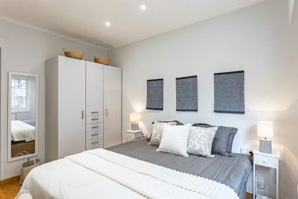 Travessera de les Corts, Barcelona, Catalonia 08028 - Foto 1