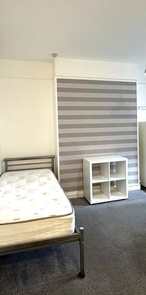 1 bedroom house of multiple occupation to rent - Photo 1