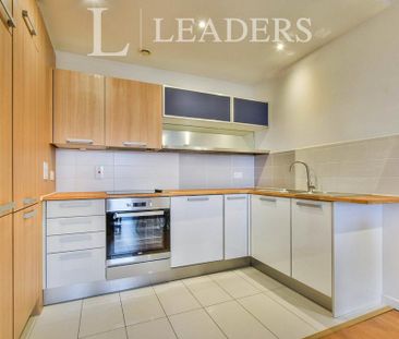 2 bedroom flat to rent - Photo 5