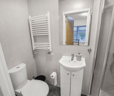 1 bedroom house of multiple occupation to rent - Photo 5