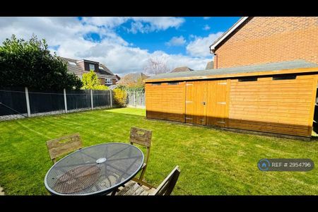 1 bedroom in a house share to rent - Photo 5