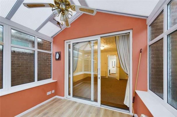 Hartley Gardens, Tadley, Hampshire, RG26 - Photo 1