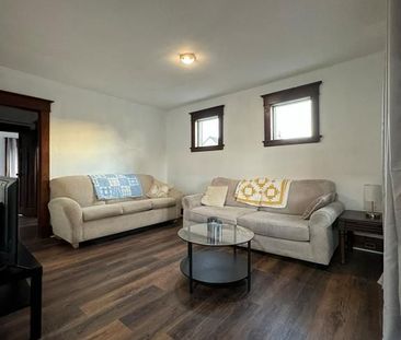 For Lease - 364 Glendale Avenue, St. Catharines, Ontario - Photo 2