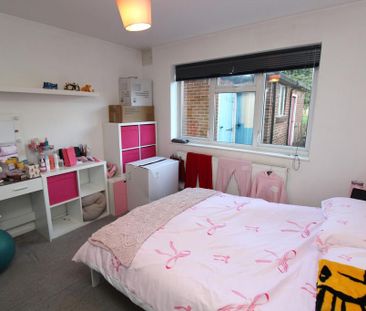 2 bedroom ground floor flat to rent - Photo 4