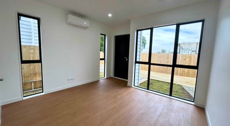 Modern Living in Prime Bucklands Beach Location - Photo 4