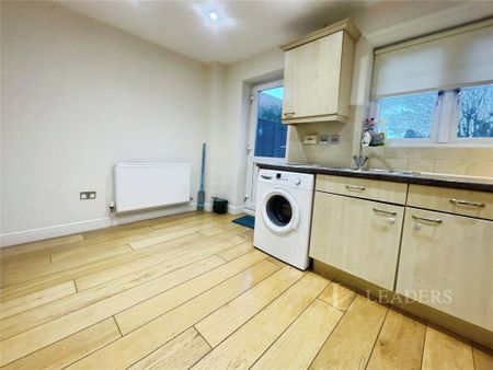 2 bedroom semi-detached house to rent - Photo 4
