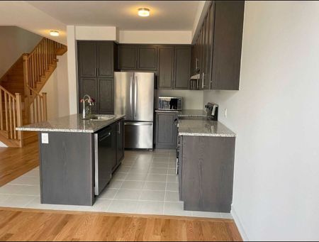 For Lease - 171 Lageer Drive, Whitchurch-Stouffville, Ontario - Photo 3