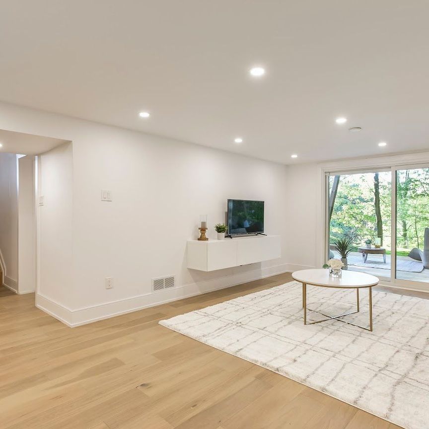 For Lease - 90 Garthdale Court, Toronto, Ontario - Photo 1