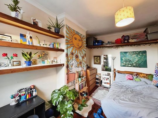 6 bedroom end of terrace house to rent - Photo 1