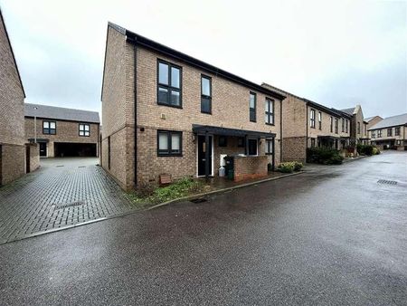 Mosaic Lane, Harlow, CM18 - Photo 2