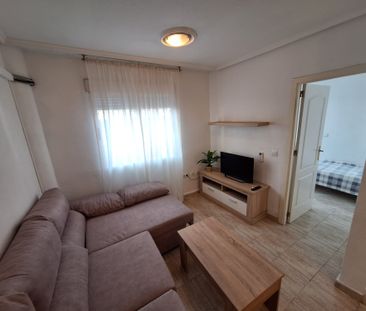 Ref.7736 Stylish 2-Bedroom Apartment in the Heart of Torrevieja - Photo 4