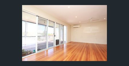 Luxury Home in Quiet Street - Photo 2