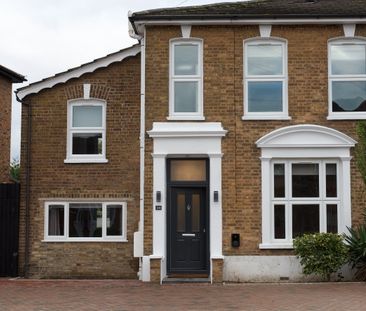 Fabulous Light Spacious & stylish House share - Photo 2