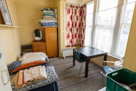 5-Bedroom Flat for Rent – Wi-Fi Included! - Photo 3