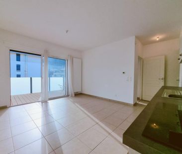 Location Appartement 2 pièces 43m² ST PIERRE EN FAUCIGNY 74800 - Photo 2