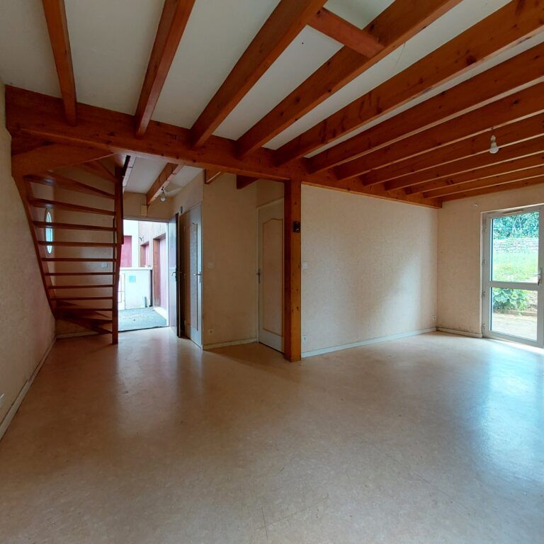 LOCATION APPARTEMENT T5, NOUAILLE MAUPERTUIS - Photo 1