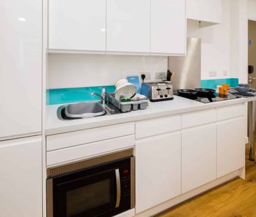 3 Bed Apartment - Photo 3