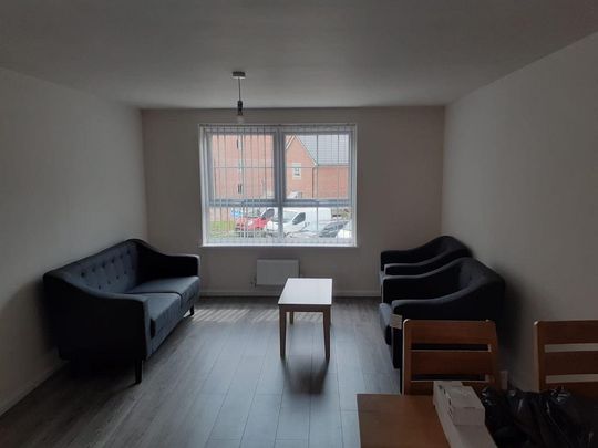 2 bedroom flat to rent - Photo 1