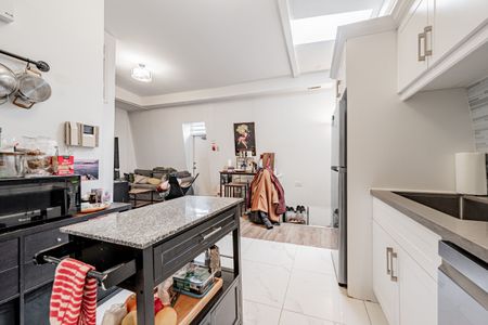 For Lease - 212 Carlton Street Unit# 3, Toronto, Ontario - Photo 3