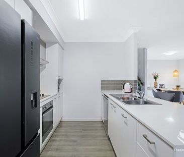 SOUGHT-AFTER 4 BED TOWNHOUSE FOR RENT - Photo 6