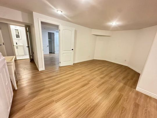 For Lease - 12 Goldsmith Crescent, Newmarket, Ontario - Photo 1